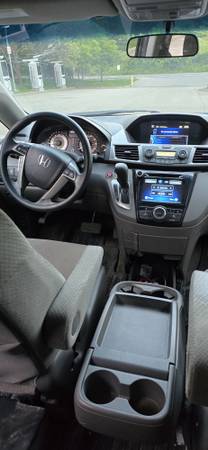 2016 Honda Odyssey EX Passenger Van Automatic — photo 11