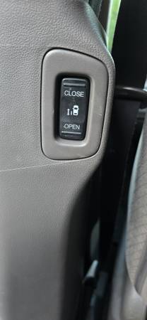 2016 Honda Odyssey EX Passenger Van Automatic — photo 12