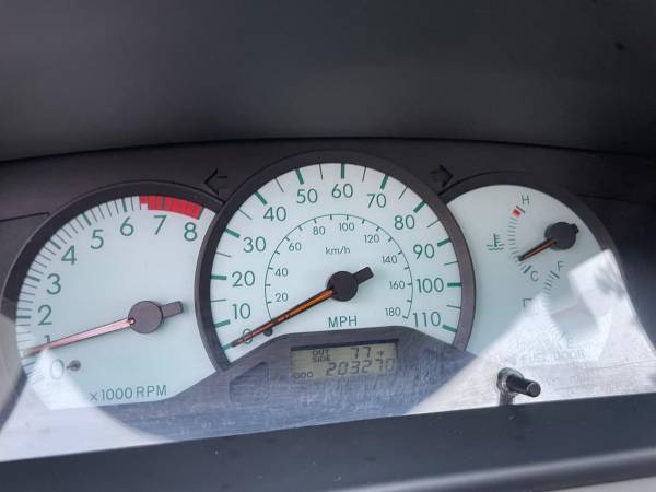 2003 Toyota Corolla LE — photo 9