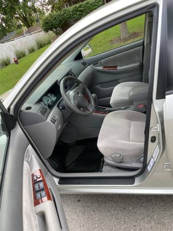 2003 Toyota Corolla LE — photo 4