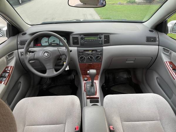 2003 Toyota Corolla LE — photo 8
