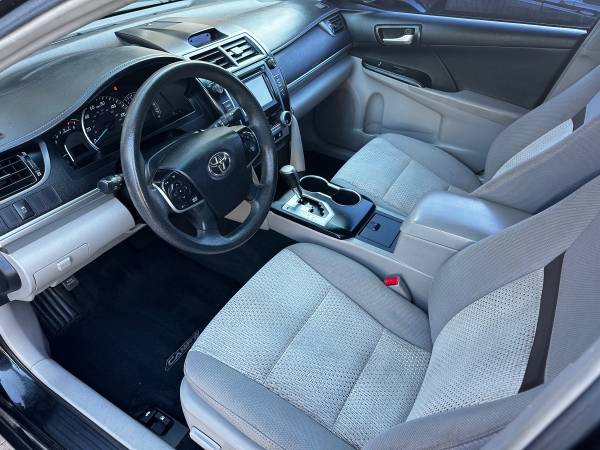 2014 Toyota Camry LE 4dr Sedan Automatic — photo 7