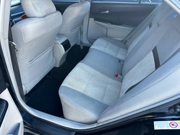 2014 Toyota Camry LE 4dr Sedan Automatic — photo 11