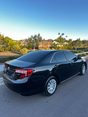 2014 Toyota Camry LE 4dr Sedan Automatic — photo 6
