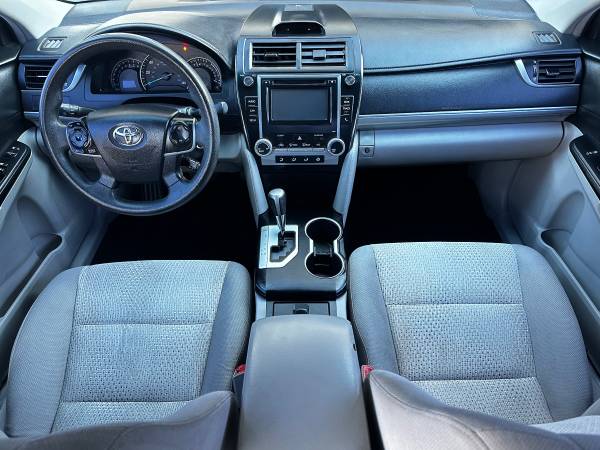 2014 Toyota Camry LE 4dr Sedan Automatic — photo 8