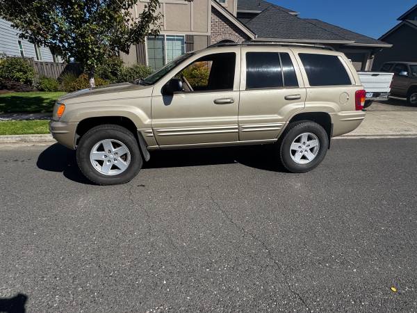 2002 Jeep Grand Cherokee Limited 4dr 4x2 Automatic — photo 2