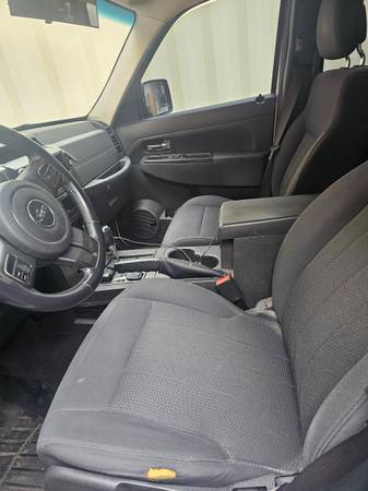 2012 Jeep Liberty Sport 4dr 4x2 Automatic — photo 7