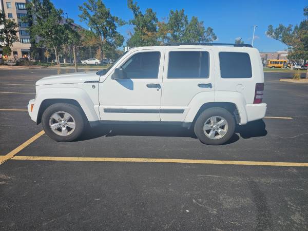 2012 Jeep Liberty Sport 4dr 4x2 Automatic — photo 2