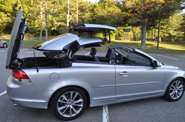 2010 Volvo C70 T5 — photo 1