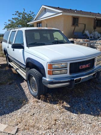 1994 GMC Suburban C1500 4dr SUV — photo 1