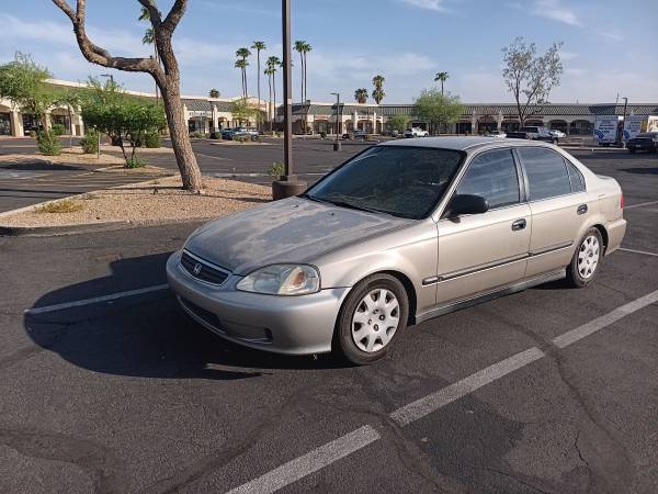 2000 Honda Civic LX 4dr Sedan Manual — photo 1