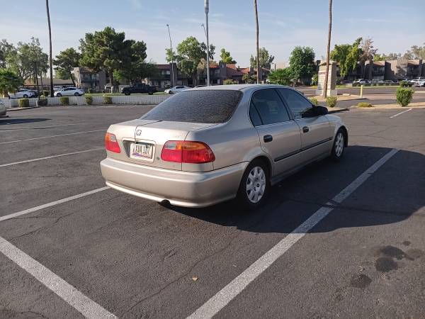 2000 Honda Civic LX 4dr Sedan Manual — photo 2
