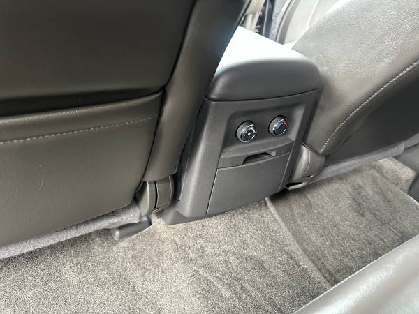 2012 Nissan Pathfinder Silver 4dr 4x4 Automatic — photo 8