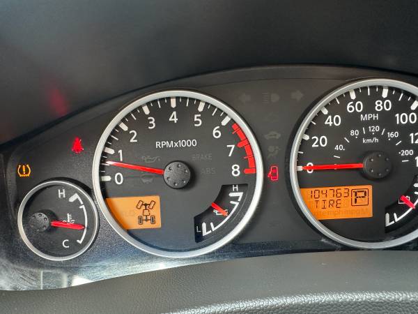 2012 Nissan Pathfinder Silver 4dr 4x4 Automatic — photo 9