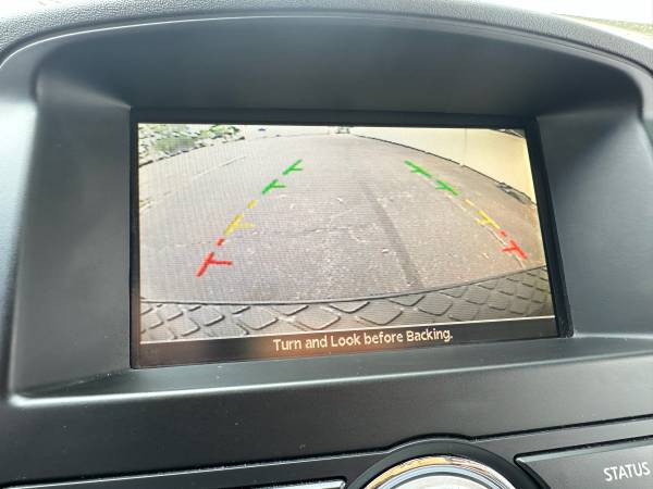 2012 Nissan Pathfinder Silver 4dr 4x4 Automatic — photo 10