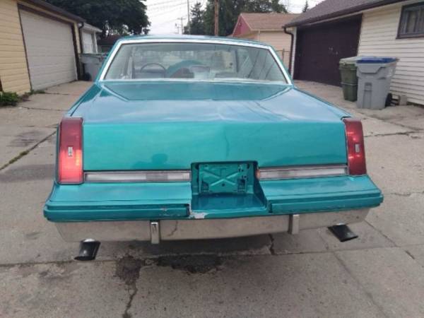 1987 Oldsmobile Cutlass Supreme Base 4dr Sedan — photo 10
