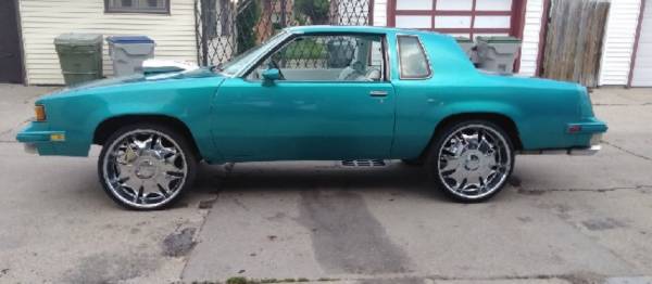 1987 Oldsmobile Cutlass Supreme Base 4dr Sedan — photo 3