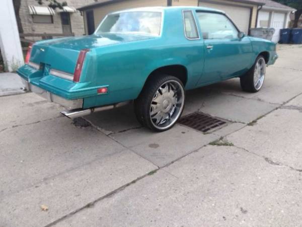 1987 Oldsmobile Cutlass Supreme Base 4dr Sedan — photo 4