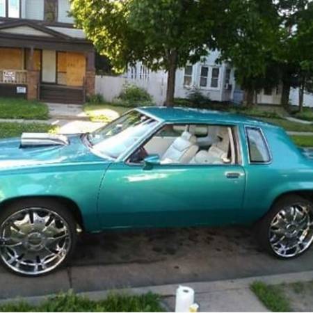 1987 Oldsmobile Cutlass Supreme Base 4dr Sedan — photo 11