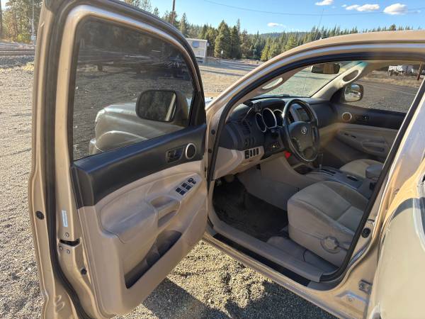 2005 Toyota Tacoma Base V6 — photo 10