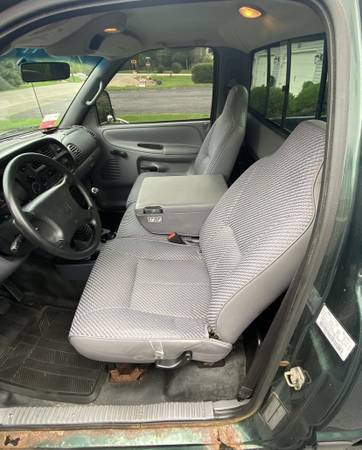 1998 Dodge RAM 2500 ST 4dr Extended Cab LB — photo 7