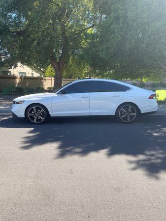 2025 Honda Accord Hybrid Sport-L Sedan Front Wheel Drive CVT — photo 11