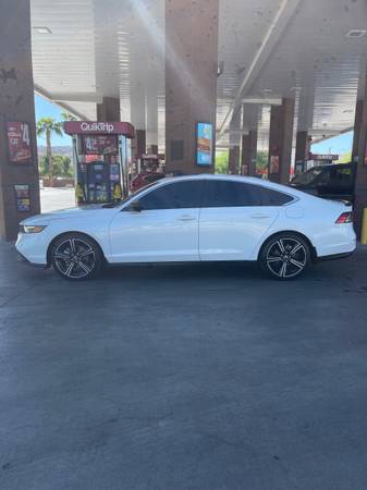 2025 Honda Accord Hybrid Sport-L Sedan Front Wheel Drive CVT — photo 6