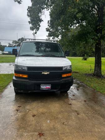 2019 Chevrolet Express 3500 LS Rear-wheel Drive Passenger Van Automatic — photo 1
