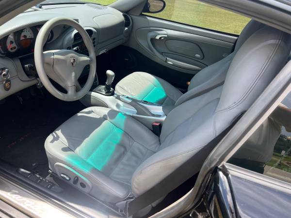 2002 Porsche 911 Carrera 4S — photo 8