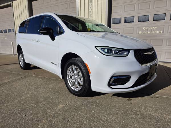 2024 Chrysler Pa — photo 5