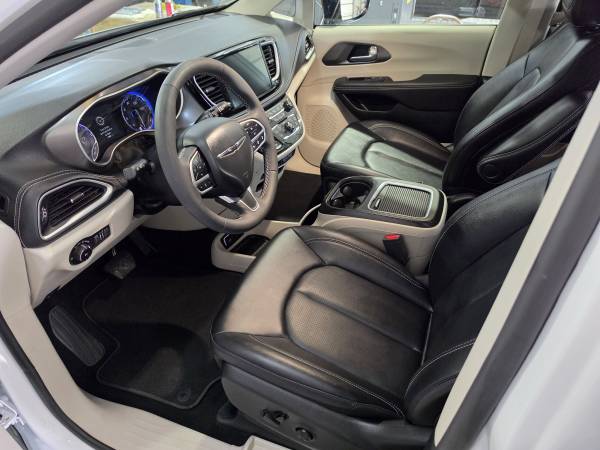 2024 Chrysler Pa — photo 8