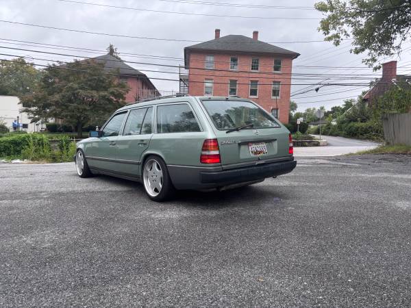 1989 Mercedes-Benz 300te — photo 5