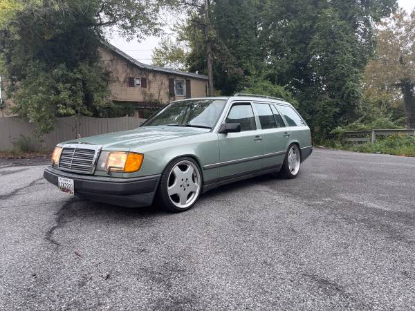 1989 Mercedes-Benz 300te — photo 3