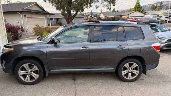 2011 Toyota Highlander Hybrid Limited V6 — photo 1