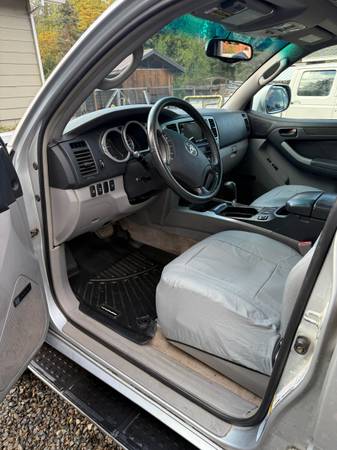 2004 Toyota 4runner SR5 V8 4x2 Automatic — photo 7