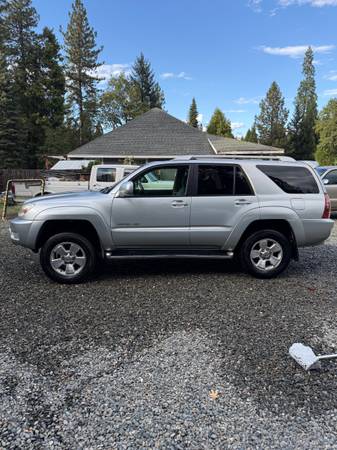 2004 Toyota 4runner SR5 V8 4x2 Automatic — photo 2