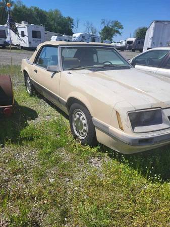 1986 Ford Mustang LX 2dr Coupe — photo 2