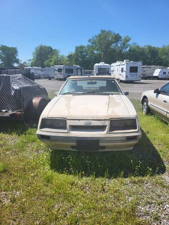 1986 Ford Mustang LX 2dr Coupe — photo 1