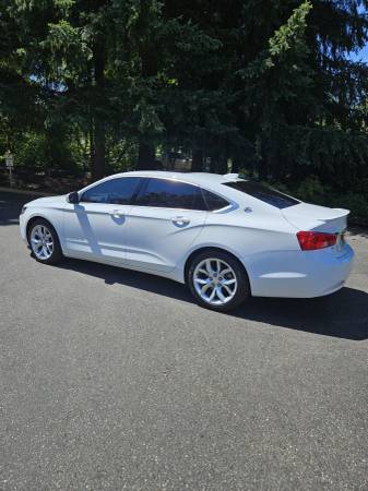 2017 Chevrolet Impala LT w 3LT CNG 4dr Sedan Automatic — photo 2