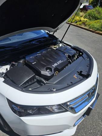 2017 Chevrolet Impala LT w 3LT CNG 4dr Sedan Automatic — photo 4