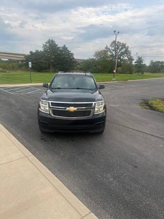 2015 Chevrolet Suburban 1500 LS 4x4 Automatic — photo 4