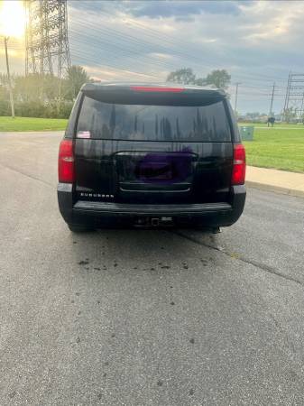 2015 Chevrolet Suburban 1500 LS 4x4 Automatic — photo 2