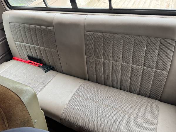 1992 Ford F 250 Base 2dr Standard Cab LB — photo 5