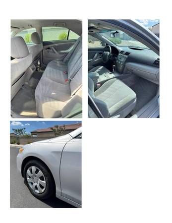 2011 Toyota Camry Base — photo 2