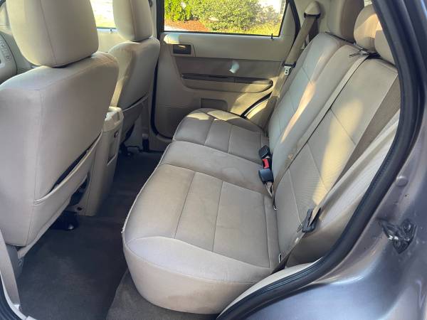 2011 Ford Escape XLT 4dr Front-wheel Drive Automatic — photo 3