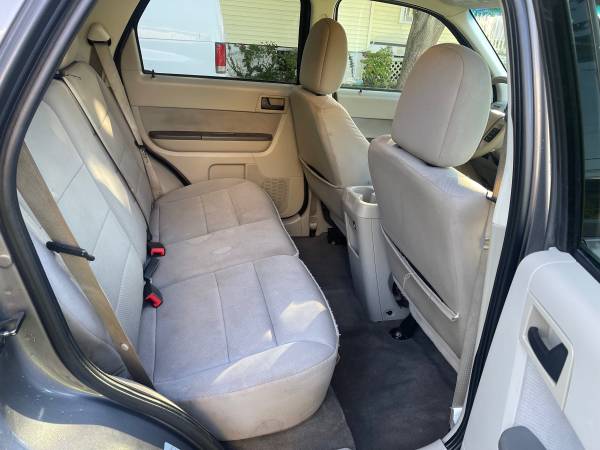 2011 Ford Escape XLT 4dr Front-wheel Drive Automatic — photo 6