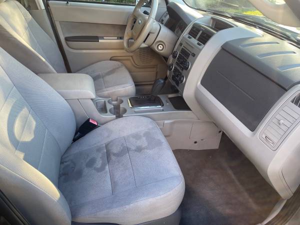 2011 Ford Escape XLT 4dr Front-wheel Drive Automatic — photo 7