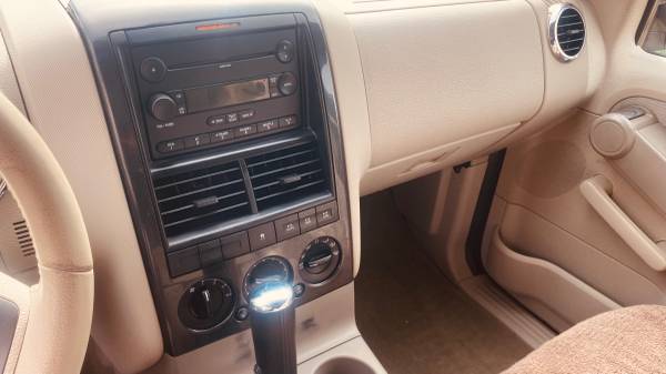 2007 Ford Explorer XLT 4dr 4x4 Automatic — photo 12