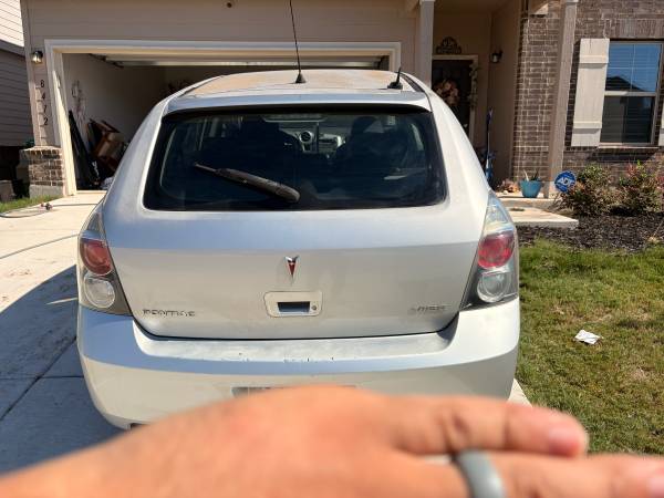 2010 Pontiac Vibe Base — photo 2