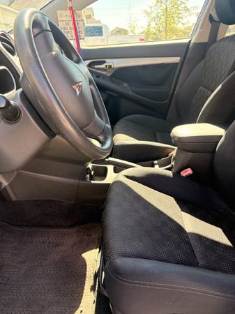2010 Pontiac Vibe Base — photo 8